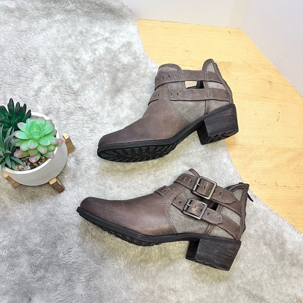 Ugg | Patsy Round Toe Shearling Lined Ankle Boots… - image 1